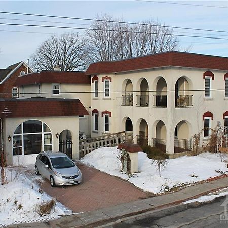 Inn By The Park Morrisburg Exterior foto
